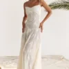 Seren Vintage cremefarbenes Maxikleid mit Blumenmuster und Spitzenrücken Seren Vintage cremefarbenes Maxikleid mit Blumenmuster und Spitzenrücken