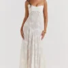 Seren Vintage cremefarbenes Maxikleid mit Blumenmuster und Spitzenrücken Seren Vintage cremefarbenes Maxikleid mit Blumenmuster und Spitzenrücken