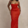Shani Rotes Satin-Korsetts-Maxikleid Shani Rotes Satin-Korsetts-Maxikleid