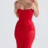 Shani Rotes Satin-Korsetts-Maxikleid Shani Rotes Satin-Korsetts-Maxikleid
