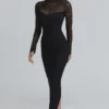 Shiloh – Langärmliges Maxikleid aus schwarzer Spitze mit Korsett Shiloh – Langärmliges Maxikleid aus schwarzer Spitze mit Korsett