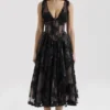 Sianna – Schwarzes Midi-Korsetts-Kleid aus besticktem Tüll Sianna – Schwarzes Midi-Korsetts-Kleid aus besticktem Tüll