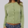 Signature Matcha Kaschmir + Merinowolle-Strickjacke Signature Matcha Kaschmir + Merinowolle-Strickjacke