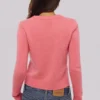 Signature-Strickjacke aus Kaschmir und Merinowolle in Himbeer Signature-Strickjacke aus Kaschmir und Merinowolle in Himbeer