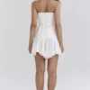Sirena Weißes, trägerloses Minikleid mit Schnürung Sirena Weißes, trägerloses Minikleid mit Schnürung
