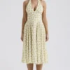 Solada Elfenbeinfarbenes Sommerkleid aus Georgette mit Vintage-Blumenprint und Neckholder Solada Elfenbeinfarbenes Sommerkleid aus Georgette mit Vintage-Blumenprint und Neckholder
