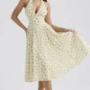 Solada Elfenbeinfarbenes Sommerkleid aus Georgette mit Vintage-Blumenprint und Neckholder Solada Elfenbeinfarbenes Sommerkleid aus Georgette mit Vintage-Blumenprint und Neckholder