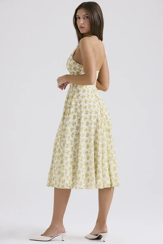 Solada Elfenbeinfarbenes Sommerkleid aus Georgette mit Vintage-Blumenprint und Neckholder Solada Elfenbeinfarbenes Sommerkleid aus Georgette mit Vintage-Blumenprint und Neckholder