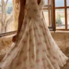Solada Midi-Halterkleid aus Georgette mit Vintage-Rosenprint in Elfenbein Solada Midi-Halterkleid aus Georgette mit Vintage-Rosenprint in Elfenbein