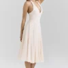 Solada Vintage-Halter-Sommerkleid aus cremefarbenem Georgette Solada Vintage-Halter-Sommerkleid aus cremefarbenem Georgette