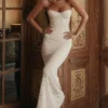 Solaine Elfenbeinfarbenes Spitzen-Korsetts-Maxikleid Solaine Elfenbeinfarbenes Spitzen-Korsetts-Maxikleid