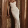 Solaine Elfenbeinfarbenes Spitzen-Korsetts-Maxikleid Solaine Elfenbeinfarbenes Spitzen-Korsetts-Maxikleid