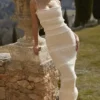Solana – Elfenbeinfarbenes Maxikleid mit Pailletten und Falten Solana – Elfenbeinfarbenes Maxikleid mit Pailletten und Falten