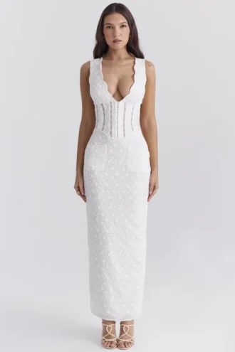 Sophina Weißes Maxikleid aus Baumwolle mit Broderie Anglais und tiefem Ausschnitt