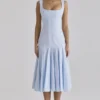 Soretta Blaues, plissiertes Midi-Kleid aus Baumwolle mit Schnürung Soretta Blaues, plissiertes Midi-Kleid aus Baumwolle mit Schnürung