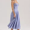 Steffani Blaues Midi-Sommerkleid aus Stretch-Baumwolle mit Gänseblümchen-Print Steffani Blaues Midi-Sommerkleid aus Stretch-Baumwolle mit Gänseblümchen-Print