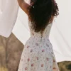 Steffani Weißes Midi-Sommerkleid aus Stretch-Baumwolle mit Rosenprint Steffani Weißes Midi-Sommerkleid aus Stretch-Baumwolle mit Rosenprint