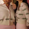 Strickjacke mit durchgehendem Mistle-Bow-Print Strickjacke mit durchgehendem Mistle-Bow-Print