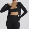 Sylvia Schwarze Strickjacke mit Rippmuster Sylvia Schwarze Strickjacke mit Rippmuster
