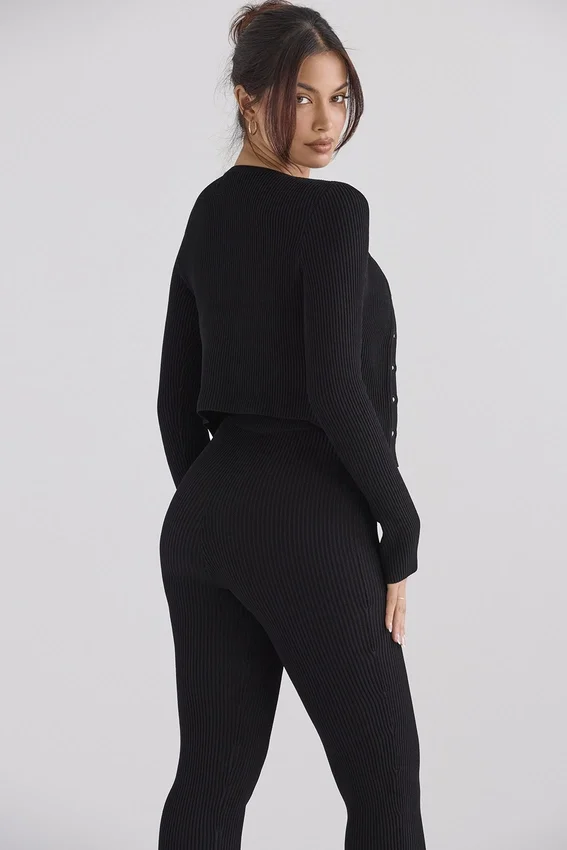 Sylvia Schwarze Strickjacke mit Rippmuster Sylvia Schwarze Strickjacke mit Rippmuster