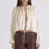 Talia Ecru Satin-Bluse mit offenem Vorderteil Talia Ecru Satin-Bluse mit offenem Vorderteil