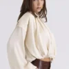 Talia Ecru Satin-Bluse mit offenem Vorderteil Talia Ecru Satin-Bluse mit offenem Vorderteil