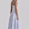 Tatiana Bluebell Midi-Sommerkleid aus Spitze und Baumwolle mit Broderie Anglaise Tatiana Bluebell Midi-Sommerkleid aus Spitze und Baumwolle mit Broderie Anglaise
