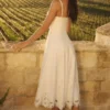 Tatiana Weißes Midi-Sommerkleid aus Baumwolle mit Broderie Anglaise Tatiana Weißes Midi-Sommerkleid aus Baumwolle mit Broderie Anglaise
