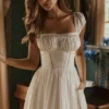 Thea Weißes Voile-Maxikleid mit Broderie Anglaise Thea Weißes Voile-Maxikleid mit Broderie Anglaise