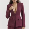 Theodora Weinroter Blazer mit tiefem V-Ausschnitt Theodora Weinroter Blazer mit tiefem V-Ausschnitt