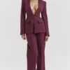 Theodora Weinroter Blazer mit tiefem V-Ausschnitt Theodora Weinroter Blazer mit tiefem V-Ausschnitt
