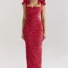Tiff Holly – Maxikleid aus rotem Samt mit Spitze Tiff Holly – Maxikleid aus rotem Samt mit Spitze