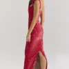 Tiff Holly – Maxikleid aus rotem Samt mit Spitze Tiff Holly – Maxikleid aus rotem Samt mit Spitze