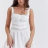 Tiffani – Weißes Minikleid mit Spitzenbesatz Tiffani – Weißes Minikleid mit Spitzenbesatz