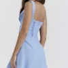 Tilly Blaues Minikleid mit Biesen Tilly Blaues Minikleid mit Biesen