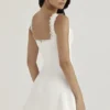 Tilly Weißes Minikleid mit Biesen Tilly Weißes Minikleid mit Biesen