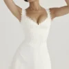Tilly Weißes Minikleid mit Biesen Tilly Weißes Minikleid mit Biesen