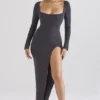 Tolani Maxikleid aus anthrazitfarbenem Kaschmirstrick Tolani Maxikleid aus anthrazitfarbenem Kaschmirstrick