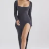 Tolani Maxikleid aus anthrazitfarbenem Kaschmirstrick Tolani Maxikleid aus anthrazitfarbenem Kaschmirstrick
