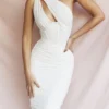 Valentina Elfenbeinfarbenes Midi-Kleid mit asymmetrischem Ausschnitt Valentina Elfenbeinfarbenes Midi-Kleid mit asymmetrischem Ausschnitt