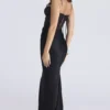 Valentina – Maxikleid aus schwarzem Satin mit drapiertem Korsett Valentina – Maxikleid aus schwarzem Satin mit drapiertem Korsett