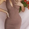 Valentina Mokka Asymmetrisches Midi-Kleid mit Cut-outs Valentina Mokka Asymmetrisches Midi-Kleid mit Cut-outs