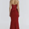 Valerie – Rotes, trägerloses Maxikleid aus Satin und Spitze Valerie – Rotes, trägerloses Maxikleid aus Satin und Spitze