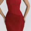 Valerie – Rotes, trägerloses Maxikleid aus Satin und Spitze Valerie – Rotes, trägerloses Maxikleid aus Satin und Spitze