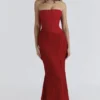 Valerie – Rotes, trägerloses Maxikleid aus Satin und Spitze Valerie – Rotes, trägerloses Maxikleid aus Satin und Spitze