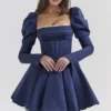 Venetia Midnight Satin-Mini-Kleid mit Puffärmeln Venetia Midnight Satin-Mini-Kleid mit Puffärmeln