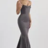 Violette Shadow Satin Fishtail Abendkleid Violette Shadow Satin Fishtail Abendkleid