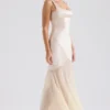 Vittoria Champagnerfarbenes bodenlanges Chiffon-Abendkleid Vittoria Champagnerfarbenes bodenlanges Chiffon-Abendkleid