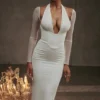 Weißes Midi-Kleid „Yasmin“ mit tiefem Ausschnitt Weißes Midi-Kleid „Yasmin“ mit tiefem Ausschnitt