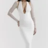 Weißes Midi-Kleid „Yasmin“ mit tiefem Ausschnitt Weißes Midi-Kleid „Yasmin“ mit tiefem Ausschnitt